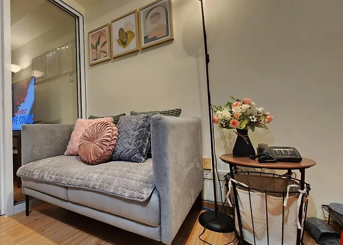 Hostel Azure Urban Near Naia,1br Condotel #tropriz1 *